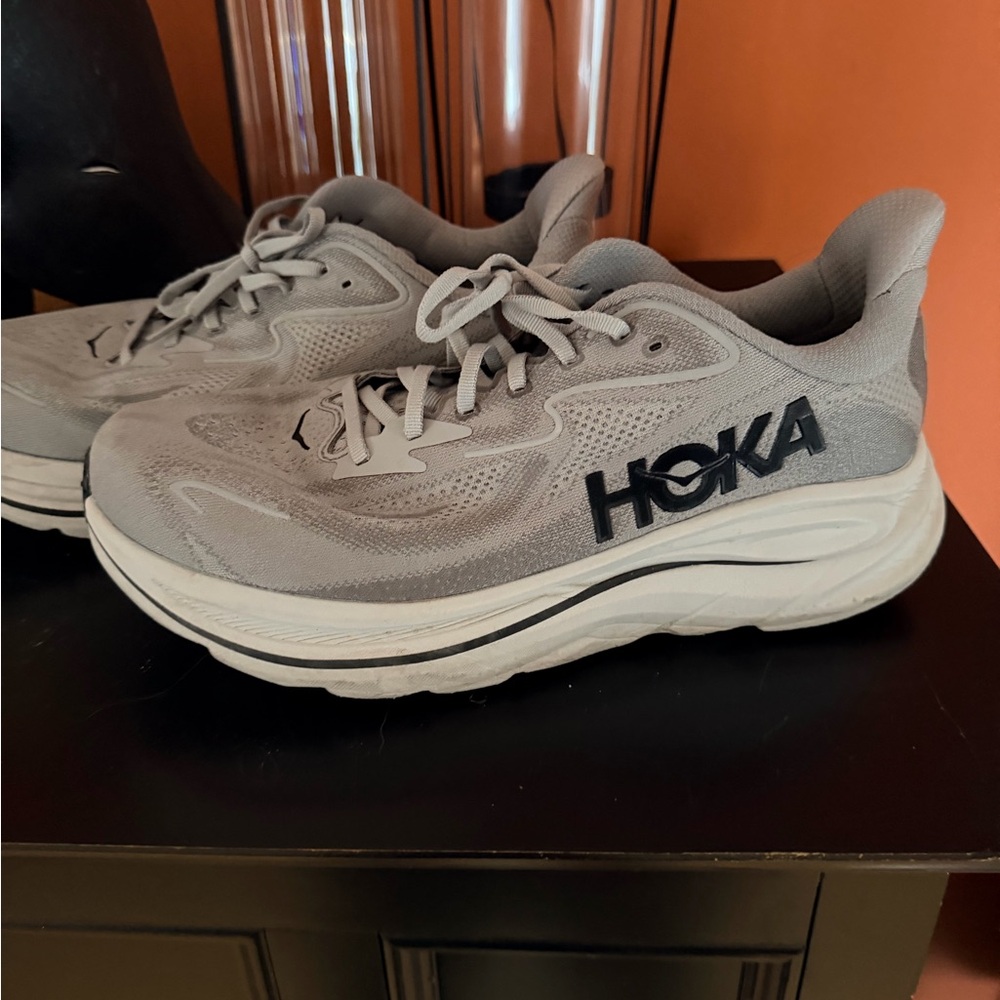 Hoka Clifton 10 Gray Athletic Shoes size 12EE